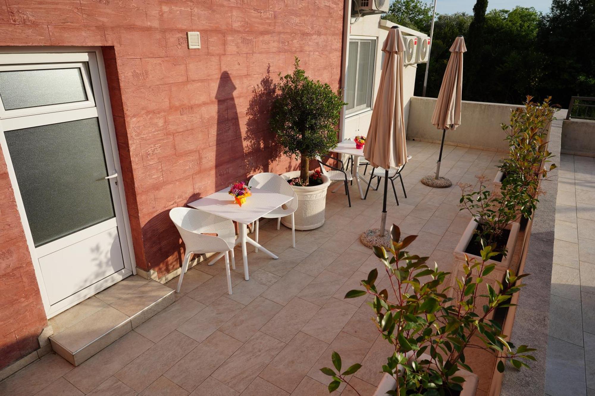 Apartments Residence Dj Petrovac Exterior photo